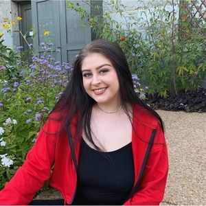 Adorable cropped red & black sweatshirt